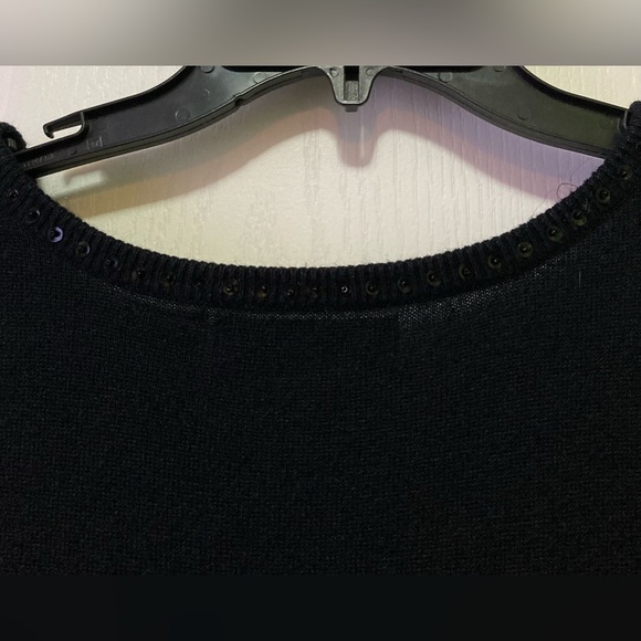 Plus size top - Picture 3 of 4